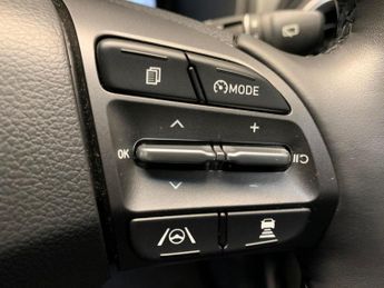 Hyundai Kona 1.6 h-GDi Premium DCT (141 ps) - NAV - HEATED STEERING - LANE DE