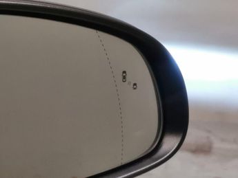 Hyundai Kona 64kWh Premium (10.5kW Charger) (204 ps) - HEATED SEATS - HEATED 