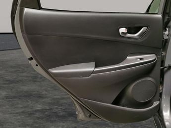 Hyundai Kona 64kWh Premium (10.5kW Charger) (204 ps) - HEATED SEATS - HEATED 