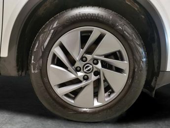 Nissan Qashqai 1.3 DIG-T MHEV Acenta Premium XTRON (158 ps) - BLIND SPOT ASSIST