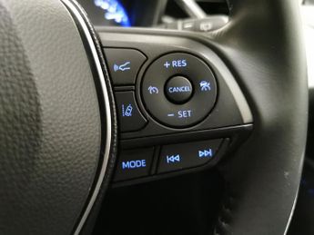 Toyota Corolla 1.8 VVT-h Excel CVT (122 ps) - REVERSE CAM - NAV - HEATED SEATS