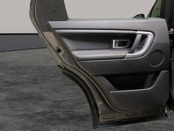 Land Rover Discovery Sport 2.0 TD4 HSE Dynamic Lux 4WD (180 ps) - MERIDIAN AUDIO - NAV