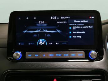 Hyundai Kona 64kWh Premium (10.5kW Charger) (204 ps) - HEATED SEATS - HEATED 