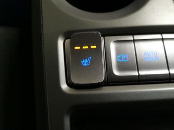 Hyundai Kona 64kWh Premium (10.5kW Charger) (204 ps) - HEATED SEATS - HEATED 