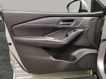 Nissan Qashqai 1.3 DIG-T MHEV Acenta Premium XTRON (158 ps) - BLIND SPOT ASSIST