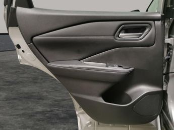 Nissan Qashqai 1.3 DIG-T MHEV Acenta Premium XTRON (158 ps) - BLIND SPOT ASSIST