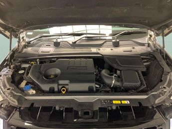 Land Rover Discovery Sport 2.0 TD4 HSE Dynamic Lux 4WD (180 ps) - MERIDIAN AUDIO - NAV