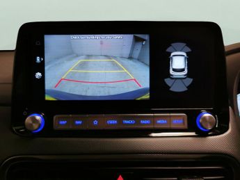 Hyundai Kona 64kWh Premium (10.5kW Charger) (204 ps) - HEATED SEATS - HEATED 