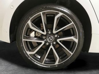 Toyota Corolla 1.8 VVT-h Excel CVT (122 ps) - REVERSE CAM - NAV - HEATED SEATS