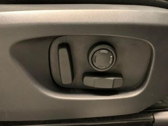 Land Rover Discovery Sport 2.0 TD4 HSE Dynamic Lux 4WD (180 ps) - MERIDIAN AUDIO - NAV