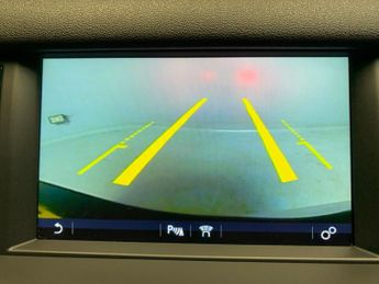 Land Rover Discovery Sport 2.0 TD4 HSE Dynamic Lux 4WD (180 ps) - MERIDIAN AUDIO - NAV