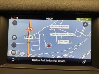 Land Rover Discovery Sport 2.0 TD4 HSE Dynamic Lux 4WD (180 ps) - MERIDIAN AUDIO - NAV