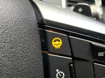 Land Rover Discovery Sport 2.0 TD4 HSE Dynamic Lux 4WD (180 ps) - MERIDIAN AUDIO - NAV