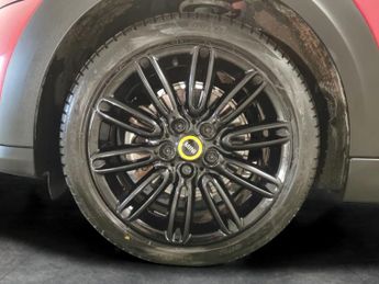 Mini Electric Hatch Cooper SE 32.6kWh Level 2 (184 ps) - INTERIOR LIGHT PACK - NAVIG