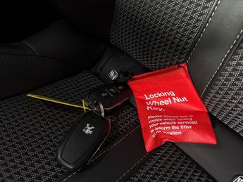 Peugeot E-208 50kWh GT (7kW Charger) (136 ps) - LED - REVERSE CAM - NAV