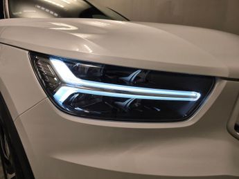 Volvo XC40 Recharge Twin 78kWh AWD (408 ps) - CRUISE - HALF LEATHER - 19IN 