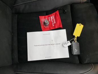 Volvo XC40 1.5h T5 Twin Engine Recharge 10.7kWh R-Design Pro Plug-in (262 p