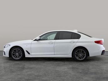 BMW 5 Series 2.0 520d MHT M Sport (190 ps) - DAB - AMBIENT INTERIOR LIGHTING