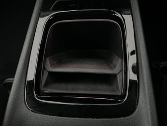 Volkswagen ID.3 Pro Performance 58kWh Life (204 ps) - HEATED SEATS - NAV - COMFO