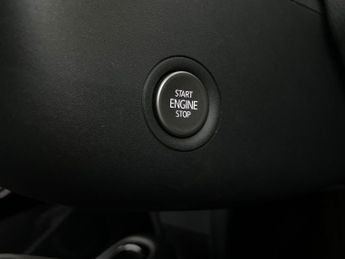 Volkswagen ID.3 Pro Performance 58kWh Life (204 ps) - HEATED SEATS - NAV - WIFI