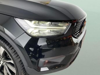 Volvo XC40 1.5h T5 Twin Engine Recharge 10.7kWh R-Design Pro Plug-in (262 p
