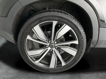 Volvo XC40 1.5h T5 Twin Engine Recharge 10.7kWh R-Design Pro Plug-in (262 p