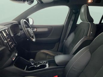 Volvo XC40 1.5h T5 Twin Engine Recharge 10.7kWh R-Design Pro Plug-in (262 p