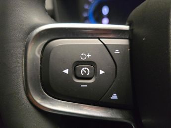 Volvo XC40 Recharge Twin 78kWh AWD (408 ps) - CRUISE - HALF LEATHER - 19IN 