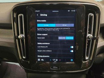 Volvo XC40 Recharge Twin 78kWh AWD (408 ps) - CRUISE - HALF LEATHER - 19IN 