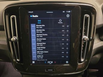 Volvo XC40 Recharge Twin 78kWh AWD (408 ps) - CRUISE - HALF LEATHER - 19IN 