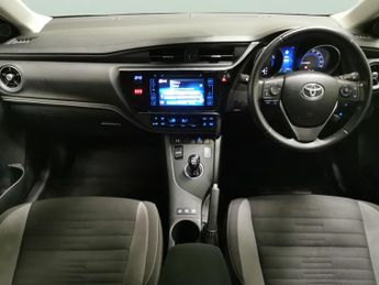 Toyota Auris 1.8 VVT-h Icon Tech CVT (136 ps) - BLUETOOTH - CRUISE - AIR CON