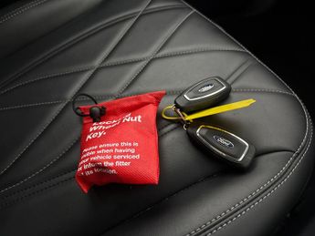 Ford Mustang Mach-e Standard Range 70kWh Automatic (269 ps) - KEYLESS ENTRY - LED - 