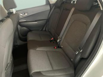 Hyundai Kona 64kWh Premium (10.5kW Charger) (204 ps) - LED - REVERSE CAM - NA
