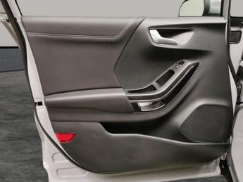 Ford Puma 1.0T EcoBoost MHEV ST-Line Vignale DCT (155 ps) - FORD SYNC3 - P