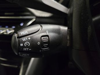 Peugeot E-2008 50kWh GT (7kW Charger) (136 ps) - LED - REVERSE CAM - NAV