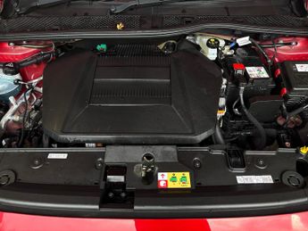 Peugeot E-208 50kWh GT (7kW Charger) (136 ps) - LED - REVERSE CAM - NAV