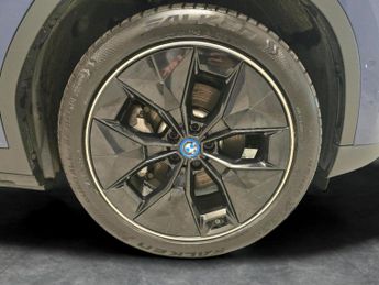 BMW iX3 80kWh Premier Edition (286 ps) - LEATHER - HEATED SEATS