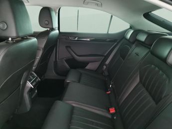 Skoda Superb 2.0 TSI Laurin & Klement DSG (220 ps) - KEYLESS ENTRY - PARK ASS