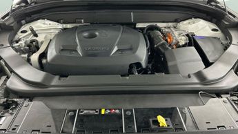 Volvo XC60 2.0h T6 Recharge 11.6kWh R-Design Plug-in AWD (340 ps) - B PILLA