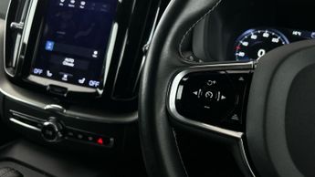 Volvo XC60 2.0h T6 Recharge 11.6kWh R-Design Plug-in AWD (340 ps) - B PILLA