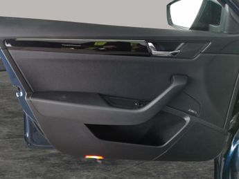 Skoda Superb 2.0 TSI Laurin & Klement DSG (220 ps) - KEYLESS ENTRY - PARK ASS