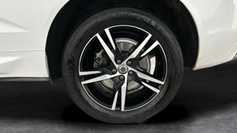 Volvo XC60 2.0h T6 Recharge 11.6kWh R-Design Plug-in AWD (340 ps) - B PILLA