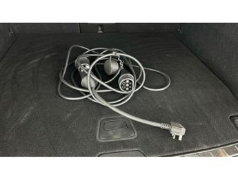 Volvo XC60 2.0h T6 Recharge 11.6kWh R-Design Plug-in AWD (340 ps) - B PILLA