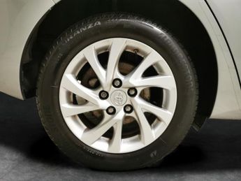 Toyota Auris 1.8 VVT-h Icon Tech CVT (136 ps) - BLUETOOTH - CRUISE - AIR CON