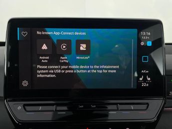 Volkswagen ID.3 Pro Performance 58kWh Life (204 ps) - HEATED SEATS - NAV - WIFI