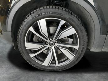 Volvo XC40 1.5h T5 Twin Engine Recharge 10.7kWh R-Design Pro Plug-in (262 p
