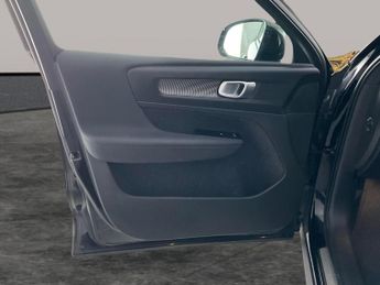 Volvo XC40 1.5h T5 Twin Engine Recharge 10.7kWh R-Design Pro Plug-in (262 p