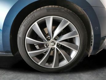 Skoda Superb 2.0 TSI Laurin & Klement DSG (220 ps) - KEYLESS ENTRY - PARK ASS