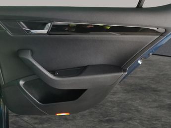 Skoda Superb 2.0 TSI Laurin & Klement DSG (220 ps) - KEYLESS ENTRY - PARK ASS