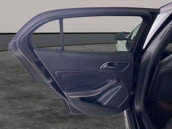 Mercedes-Benz GLA 2.1 GLA220d AMG Line (Premium) 7G-DCT 4MATIC (170 ps) - KEYLESS-